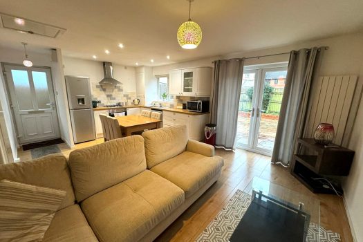 To Let – 2 Bedroom Semi Detached Bungalow Ffordd Beck, Gowerton, Swansea SA4 3GE