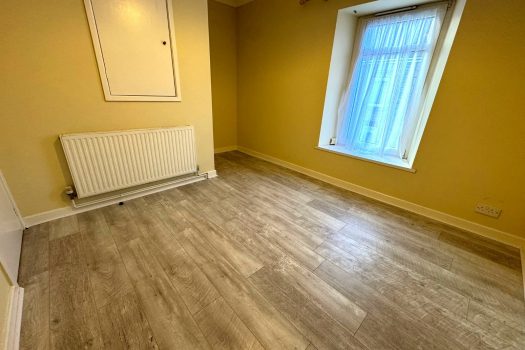 TO LET – 2 Bedroom, Terrace Green Street, Morriston SA6 8DE