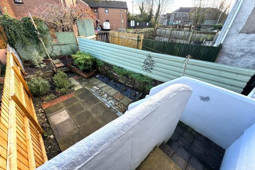 TO LET – 2 Bedroom, Terrace Green Street, Morriston SA6 8DE