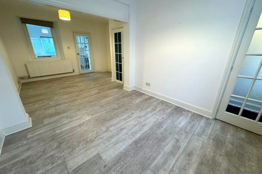 TO LET – 2 Bedroom, Terrace Green Street, Morriston SA6 8DE