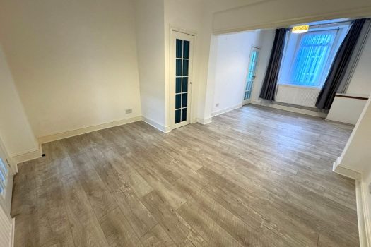 TO LET – 2 Bedroom, Terrace Green Street, Morriston SA6 8DE