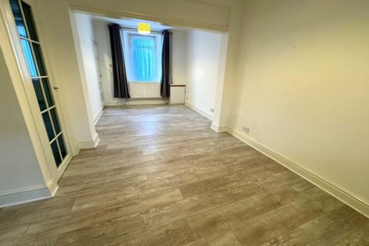 TO LET – 2 Bedroom, Terrace Green Street, Morriston SA6 8DE