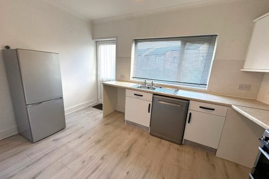 TO LET – 2 Bedroom, Terrace Green Street, Morriston SA6 8DE