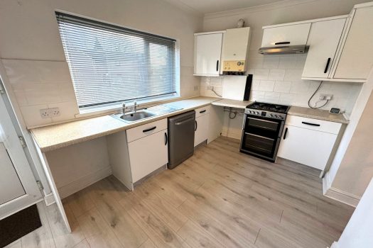 TO LET – 2 Bedroom, Terrace Green Street, Morriston SA6 8DE