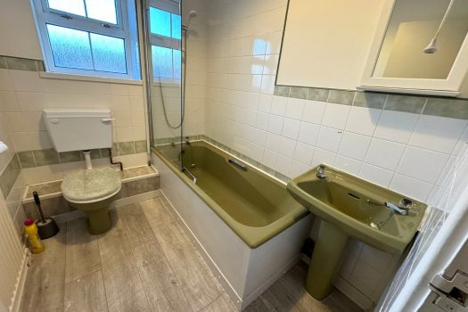 TO LET – 2 Bedroom, Terrace Green Street, Morriston SA6 8DE