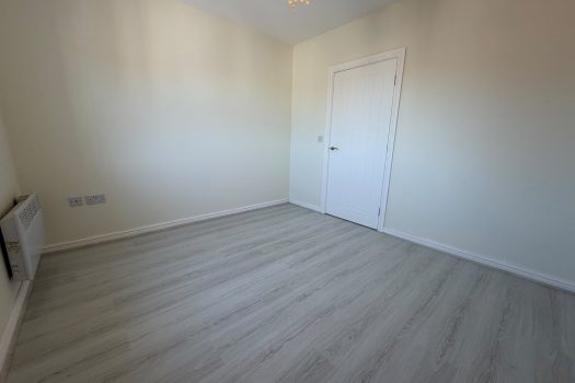 TO LET – 1 Bedroom Top Flat, Moorland Green, Goresinon, Swansea