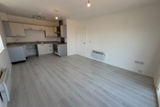 TO LET – 1 Bedroom Top Flat, Moorland Green, Goresinon, Swansea