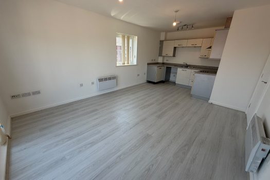 TO LET – 1 Bedroom Top Flat, Moorland Green, Goresinon, Swansea